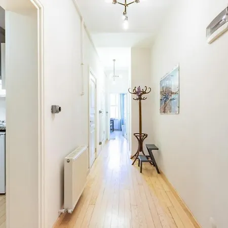 Warm Cozy Charming 2bd2bath Galatatower Gem! #256 Apartmán Istanbulská provincie