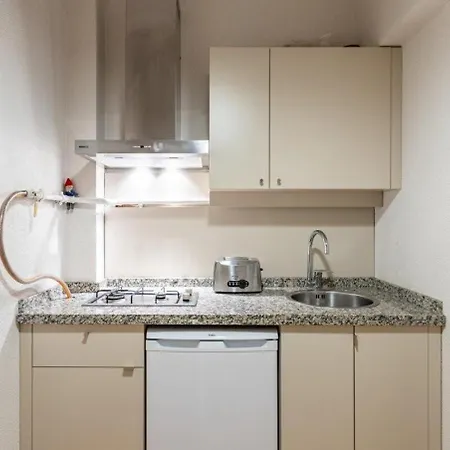 Warm Cozy Charming 2bd2bath Galatatower Gem! #256 Apartmán *