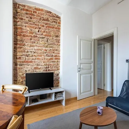 Warm Cozy Charming 2bd2bath Galatatower Gem! #256 Appartement