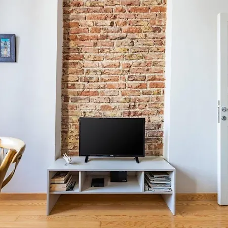 Warm Cozy Charming 2bd2bath Galatatower Gem! #256 Appartement *