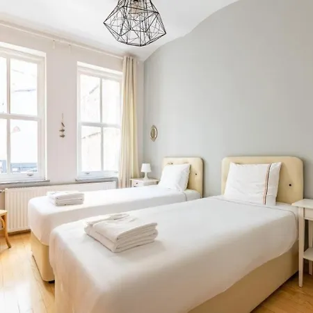 Warm Cozy Charming 2bd2bath Galatatower Gem! #256 Appartamento *