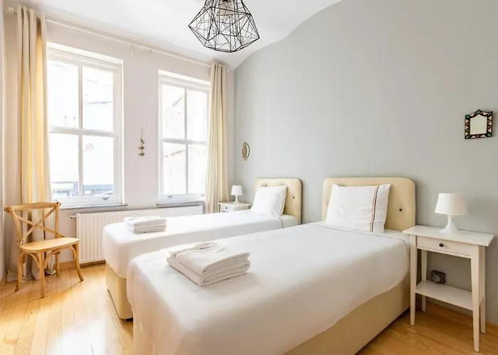 Warm Cozy Charming 2bd2bath Galatatower Gem! #256 Appartamento *