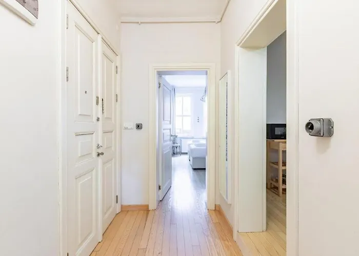 Warm Cozy Charming 2bd2bath Galatatower Gem! #256 Appartamento Provincia di Istanbul