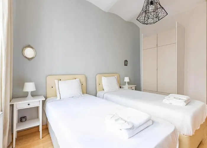 Warm Cozy Charming 2bd2bath Galatatower Gem! #256 Appartamento *