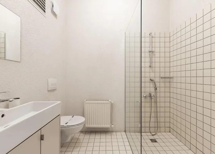 Warm Cozy Charming 2bd2bath Galatatower Gem! #256 *