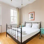 Warm Cozy Charming 2bd2bath Galatatower Gem! #256