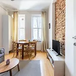Warm Cozy Charming 2bd2bath Galatatower Gem! #256 Apartment Istanbul